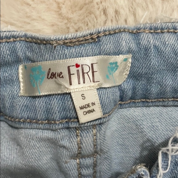 Super cute flare destroyed jeans - Picture 3 of 7